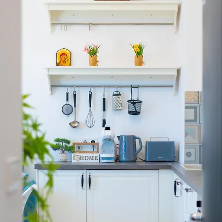 Apartment Elegant And Sunny With Free Parking Warna