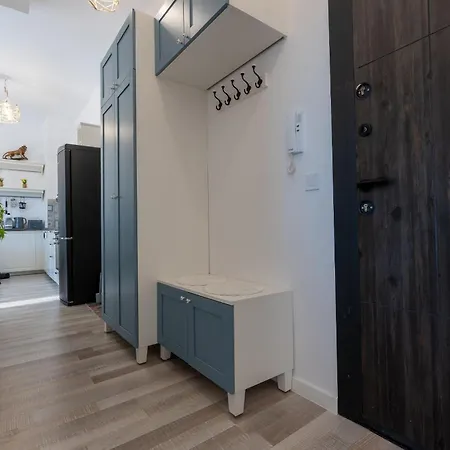 Apartment Elegant And Sunny With Free Parking