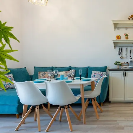 Elegant And Sunny With Free Parking Apartment *