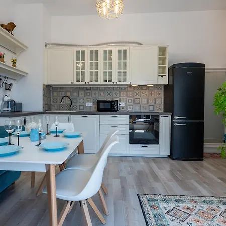 Apartment Elegant And Sunny With Free Parking *