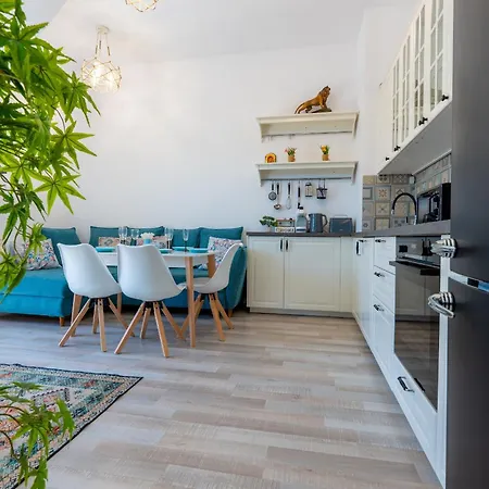 Apartament Elegant And Sunny With Free Parking *